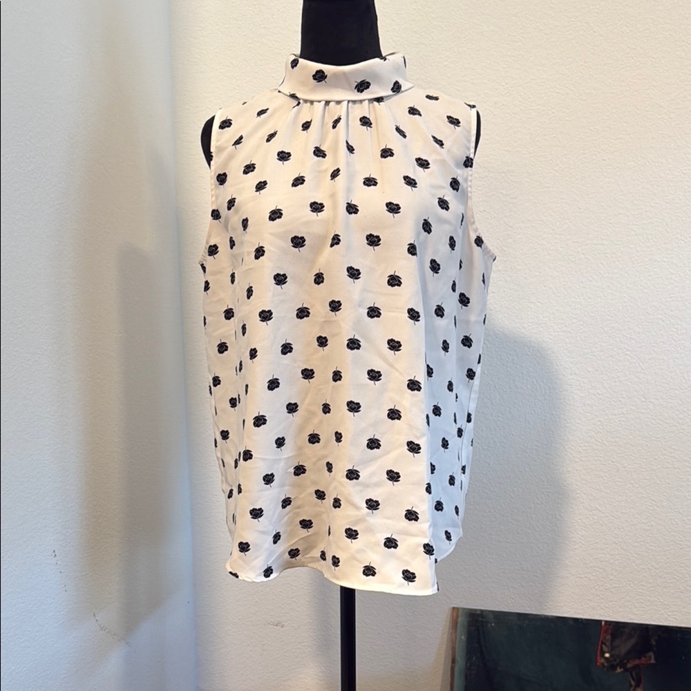Ann Taylor Flowered patterned high neck light blouse
